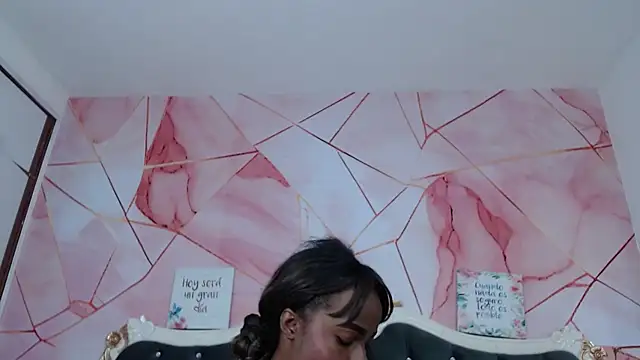 LindaBird online show from 11-03-25, 10:21