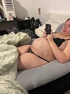 Snapshot of Princessemisse chatting on 12-21-25, 05:09 Princessemisse online show from 12-21-25, 05:09