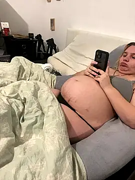 Snapshot of Princessemisse chatting on 01-06-26, 05:27 Princessemisse online show from 01-06-26, 05:27