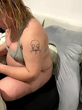 Snapshot of Princessemisse chatting on 01-14-26, 05:29 Princessemisse online show from 01-14-26, 05:29