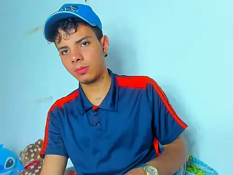 Snapshot of Alessandro_1610 chatting on 02-23-25, 04:50 Alessandro 1610 online show from 02-23-25, 04:50