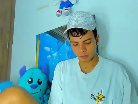 Snapshot of Alessandro_1610 chatting on 03-05-25, 06:33 Alessandro 1610 online show from 03-05-25, 06:33