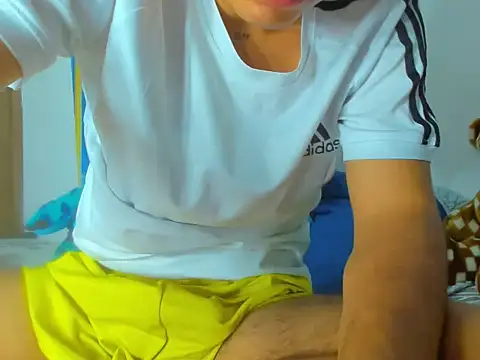 Snapshot of Alessandro_1610 chatting on 03-19-25, 08:23 Alessandro 1610 online show from 03-19-25, 08:23