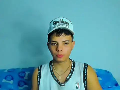 Snapshot of Alessandro_1610 chatting on 09-12-25, 04:45 Alessandro 1610 online show from 09-12-25, 04:45