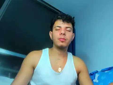 Snapshot of Alessandro_1610 chatting on 09-24-25, 06:50 Alessandro 1610 online show from 09-24-25, 06:50