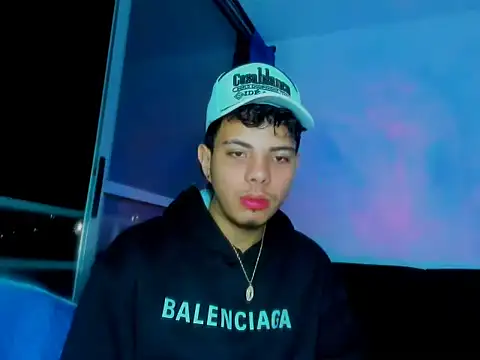 Snapshot of Alessandro_1610 chatting on 09-29-25, 01:22 Alessandro 1610 online show from 09-29-25, 01:22