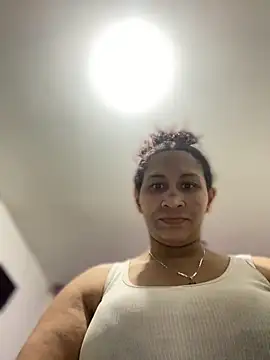 Carola-Ross online show from 10-27-25, 06:01