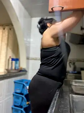 Carola-Ross online show from 10-30-25, 05:46