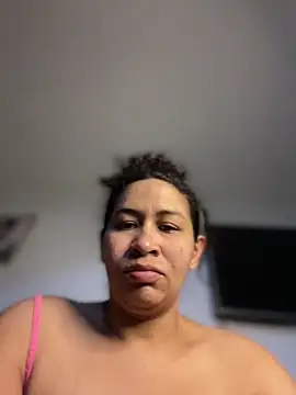 Snapshot of Carola-Ross chatting on 06-20-26, 01:14 Carola-Ross online show from 06-20-26, 01:14
