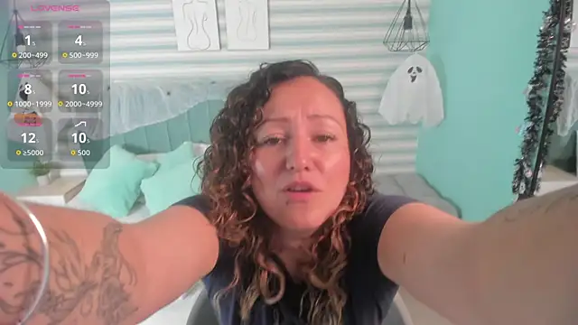 abby apple online show from 10-28-25, 01:36