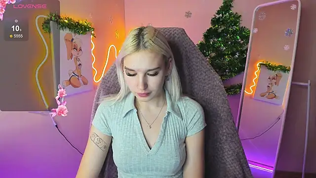 Snapshot of EvelinaLuu chatting on 01-15-26, 02:05 EvelinaLuu online show from 01-15-26, 02:05