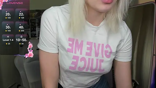 Snapshot of EvelinaLuu chatting on 02-26-26, 12:04 EvelinaLuu online show from 02-26-26, 12:04