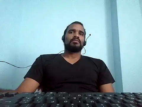 Snapshot of YOX22 chatting on 03-03-25, 08:43 YOX22 online show from 03-03-25, 08:43