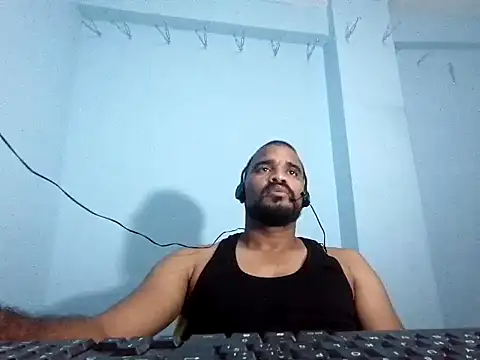 Snapshot of YOX22 chatting on 03-13-25, 04:16 YOX22 online show from 03-13-25, 04:16