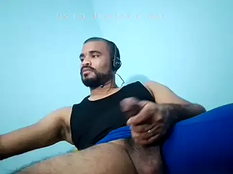 Snapshot of YOX22 chatting on 03-13-25, 07:20 YOX22 online show from 03-13-25, 07:20