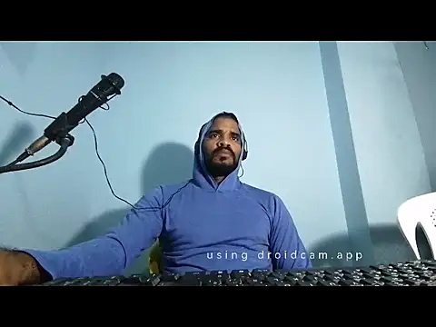 Snapshot of YOX22 chatting on 03-18-25, 04:37 YOX22 online show from 03-18-25, 04:37