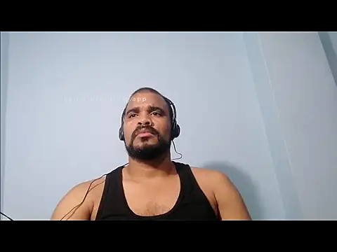 Snapshot of YOX22 chatting on 03-20-25, 05:35 YOX22 online show from 03-20-25, 05:35