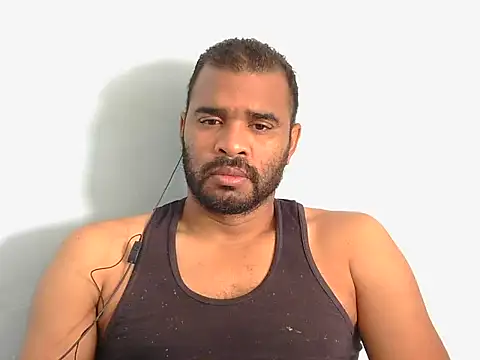 Snapshot of YOX22 chatting on 09-26-25, 02:10 YOX22 online show from 09-26-25, 02:10