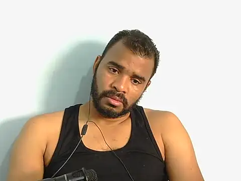 Snapshot of YOX22 chatting on 10-07-25, 01:52 YOX22 online show from 10-07-25, 01:52