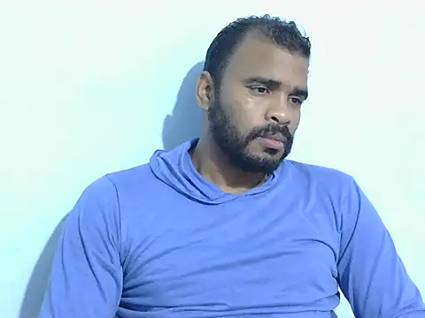 Snapshot of YOX22 chatting on 10-12-25, 03:49 YOX22 online show from 10-12-25, 03:49