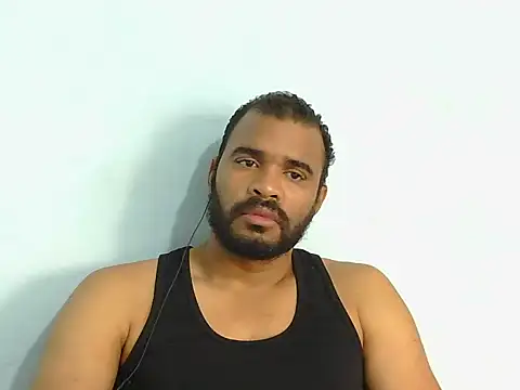 Snapshot of YOX22 chatting on 10-13-25, 01:33 YOX22 online show from 10-13-25, 01:33