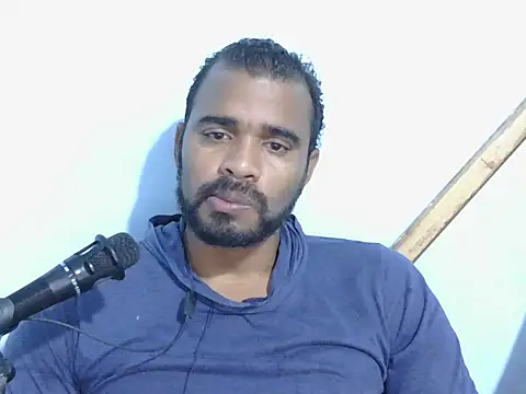 Snapshot of YOX22 chatting on 10-31-25, 03:51 YOX22 online show from 10-31-25, 03:51