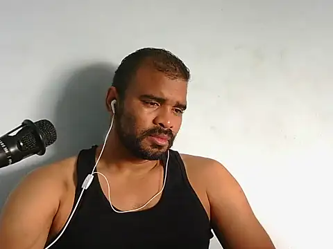 Snapshot of YOX22 chatting on 11-27-25, 01:46 YOX22 online show from 11-27-25, 01:46