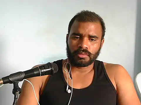 Snapshot of YOX22 chatting on 02-10-26, 09:19 YOX22 online show from 02-10-26, 09:19