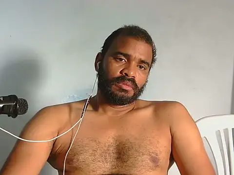 Snapshot of YOX22 chatting on 02-12-26, 02:12 YOX22 online show from 02-12-26, 02:12