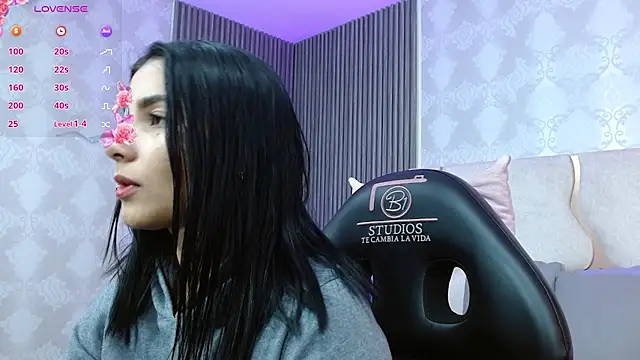 Snapshot of Gaby_tay1 chatting on 10-13-25, 03:28 Gaby tay1 online show from 10-13-25, 03:28