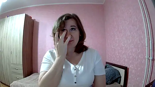 Snapshot of Starsan chatting on 10-28-25, 06:54 Starsan online show from 10-28-25, 06:54