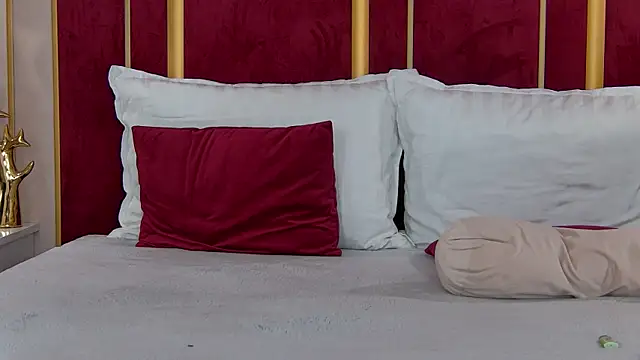 Snapshot of ChloeSins_ chatting on 02-11-25, 08:37 ChloeSins online show from 02-11-25, 08:37