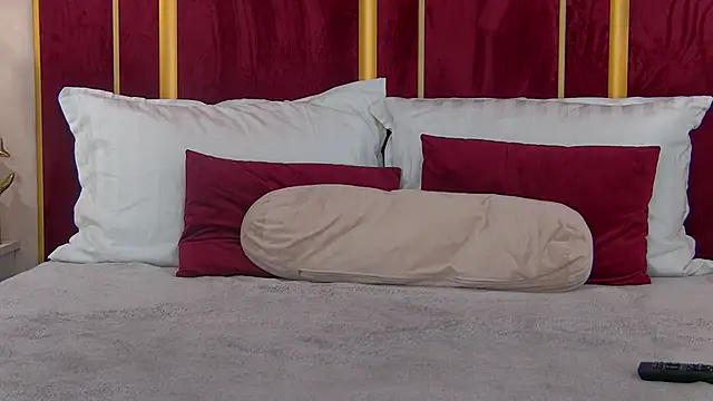 Snapshot of ChloeSins_ chatting on 02-14-25, 08:10 ChloeSins online show from 02-14-25, 08:10