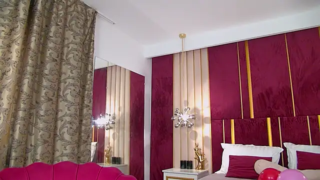 Snapshot of ChloeSins_ chatting on 03-13-25, 08:37 ChloeSins online show from 03-13-25, 08:37