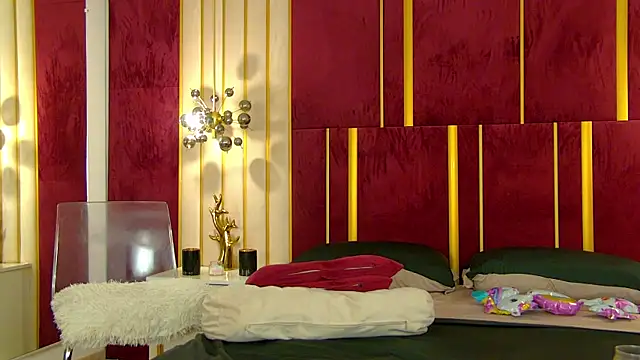 Snapshot of ChloeSins_ chatting on 10-29-25, 04:59 ChloeSins online show from 10-29-25, 04:59