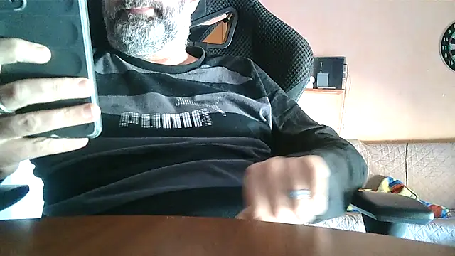 Snapshot of lanata chatting on 03-20-25, 10:10 lanata online show from 03-20-25, 10:10