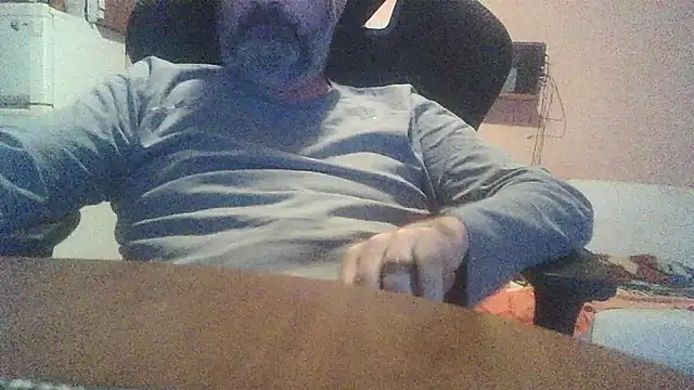 Snapshot of lanata chatting on 10-13-25, 01:16 lanata online show from 10-13-25, 01:16