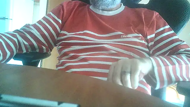 Snapshot of lanata chatting on 10-26-25, 12:44 lanata online show from 10-26-25, 12:44