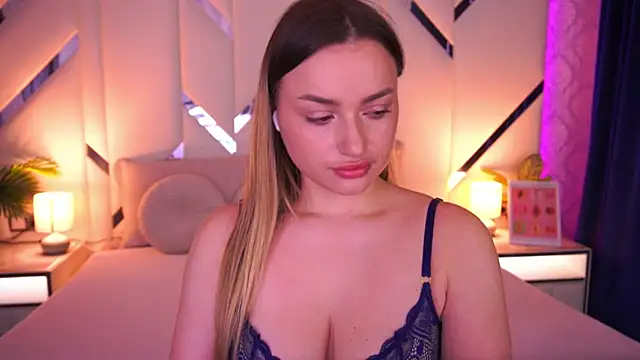 LindsieGreyy online show from 03-22-26, 07:34