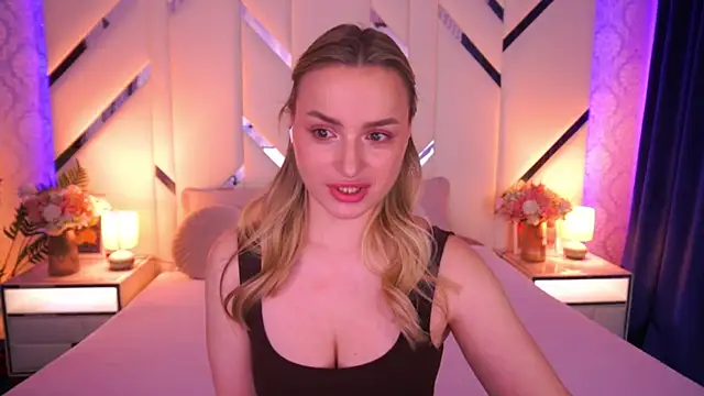 LindsieGreyy online show from 04-27-26, 06:55