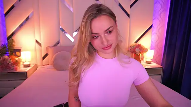 Snapshot of LindsieGreyy chatting on 04-28-26, 06:18 LindsieGreyy online show from 04-28-26, 06:18