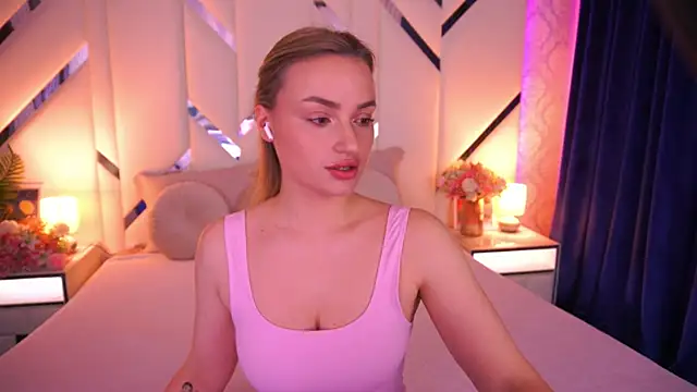 Snapshot of LindsieGreyy chatting on 05-01-26, 06:18 LindsieGreyy online show from 05-01-26, 06:18