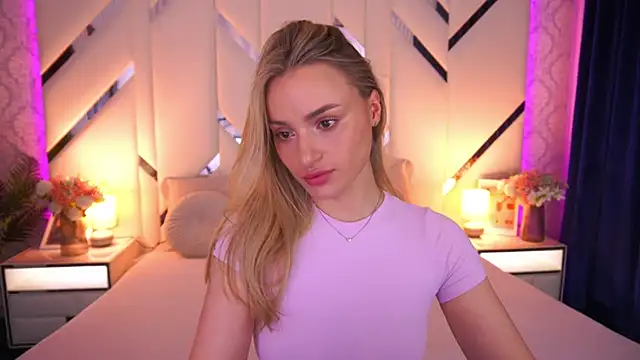 Snapshot of LindsieGreyy chatting on 05-24-26, 06:18 LindsieGreyy online show from 05-24-26, 06:18