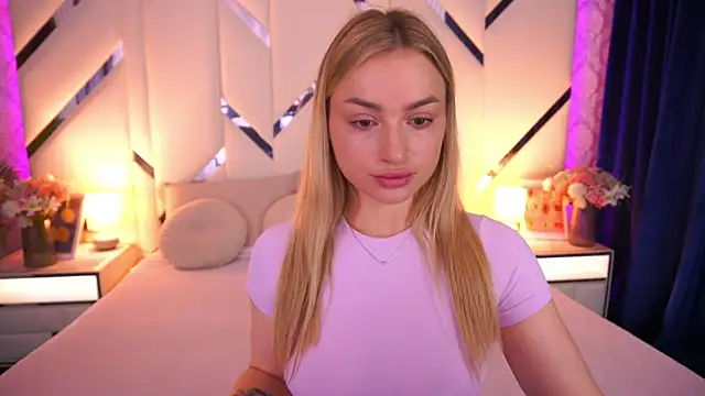 Snapshot of LindsieGreyy chatting on 06-07-26, 06:28 LindsieGreyy online show from 06-07-26, 06:28