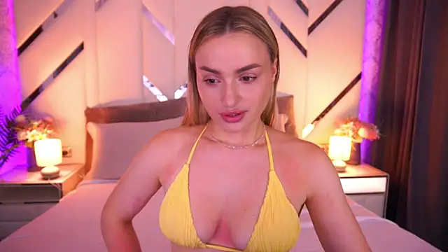 Snapshot of LindsieGreyy chatting on 06-26-26, 12:53 LindsieGreyy online show from 06-26-26, 12:53
