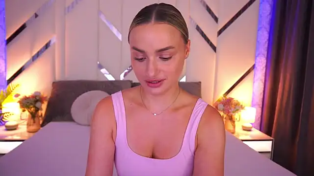 Snapshot of LindsieGreyy chatting on 07-20-26, 01:24 LindsieGreyy online show from 07-20-26, 01:24