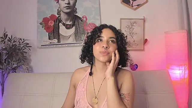 Snapshot of Dhalila_ chatting on 02-23-25, 04:28 Dhalila online show from 02-23-25, 04:28