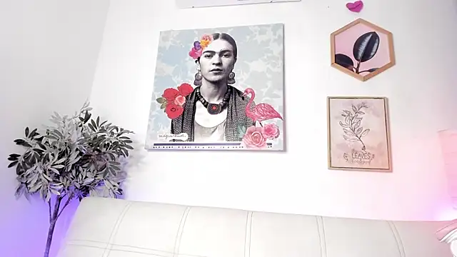 Snapshot of Dhalila_ chatting on 02-28-25, 04:54 Dhalila online show from 02-28-25, 04:54