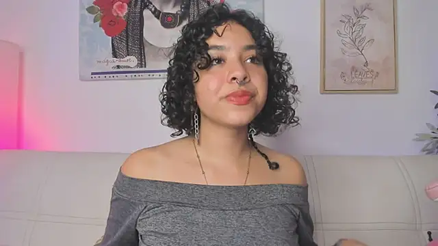 Snapshot of Dhalila_ chatting on 03-03-25, 01:53 Dhalila online show from 03-03-25, 01:53