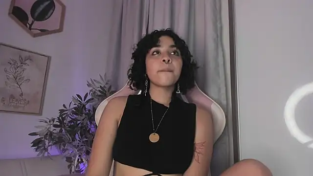 Snapshot of Dhalila_ chatting on 03-09-25, 01:14 Dhalila online show from 03-09-25, 01:14